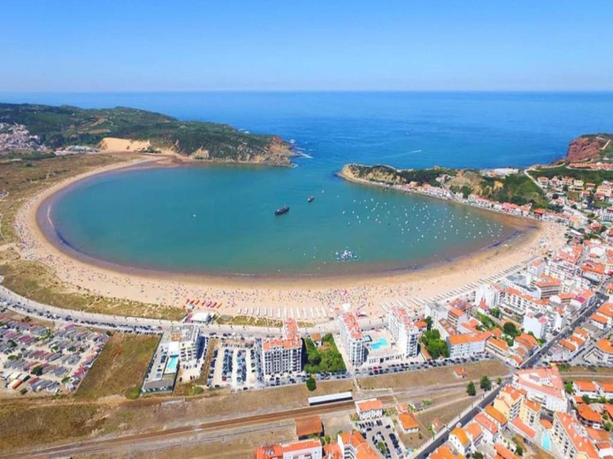 Beautiful Apartment In S O Martinho Do Porto With Balcony Sao Martinho do Porto Ngoại thất bức ảnh