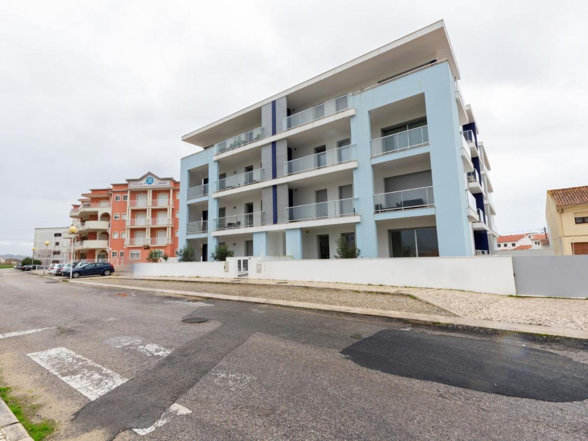Beautiful Apartment In S O Martinho Do Porto With Balcony Sao Martinho do Porto Ngoại thất bức ảnh